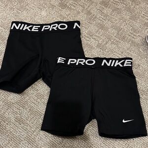 Nike Kids Black Pro Shorts, size L